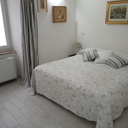 Il Cortiletto Casa Vacanza Треви Экстерьер фото