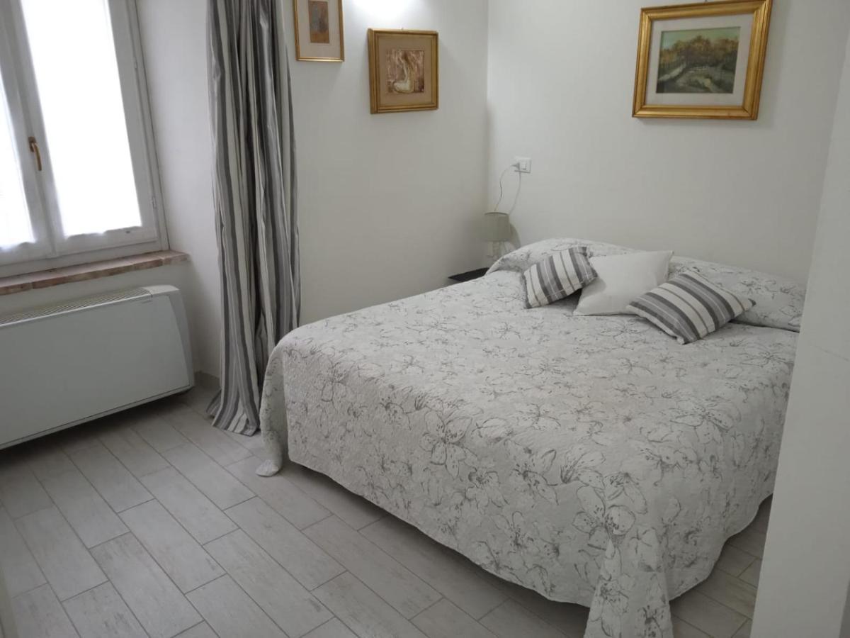 Il Cortiletto Casa Vacanza Треви Экстерьер фото