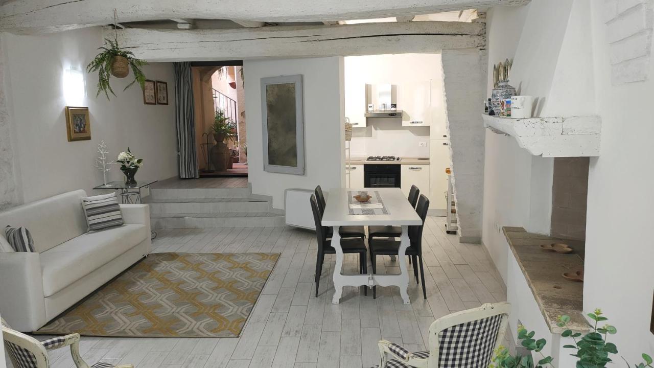 Il Cortiletto Casa Vacanza Треви Экстерьер фото